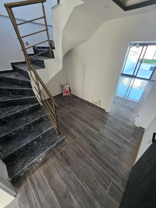 🏡 Aydın Didim Hisar Mahallesi’nde Satılık 1 Adet Ayrı Mutfak Tripleks Villa! 🏡 5