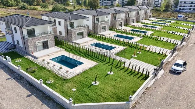 Güre'de 600 M2 Arsa İçinde Satılık Özel Havuzlu Villa 3