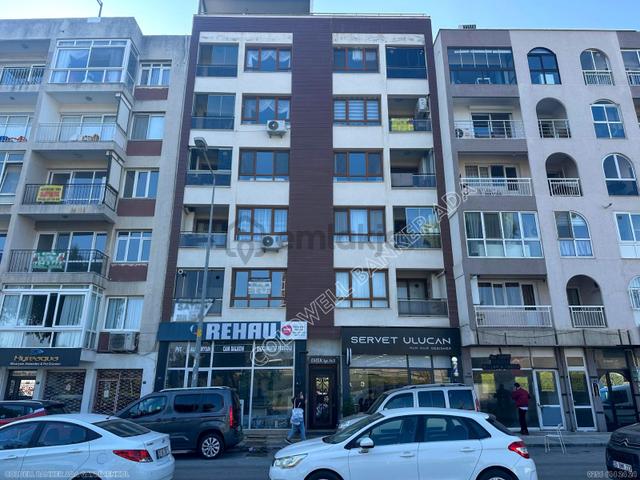 İzmir Mithatpaşa Caddesi'nde Prestijli Lokasyonda Satılık Dükkan 4