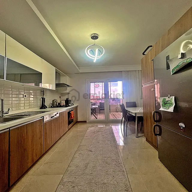 Beylikduzu Marmara Mah Huzurlu Marmara Sitesi 4+1 185m Satılık Beylikduzu Marmara Mah Huzurlu Marmara Sitesi 4+1 185m Satılık