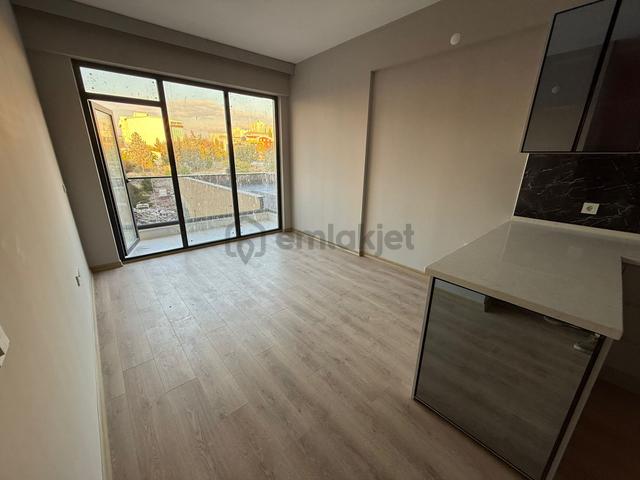 Mamak Altınevler Plevne Cad. Yeni Binada Satılık 1+1 Daireler 3