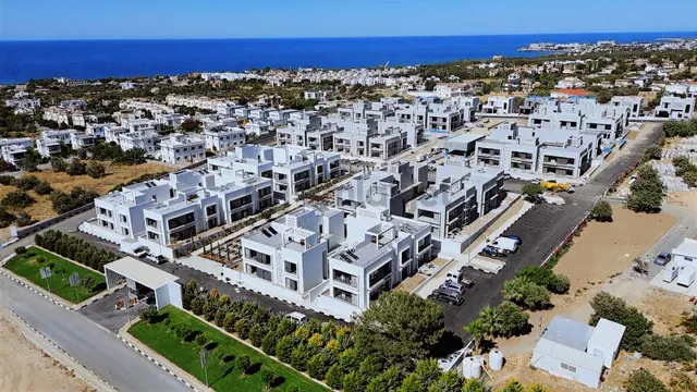 Kıbrıs Girne Alsancak'ta Mediterra Projesi 2+1 Lüks Bahçe Katı 2