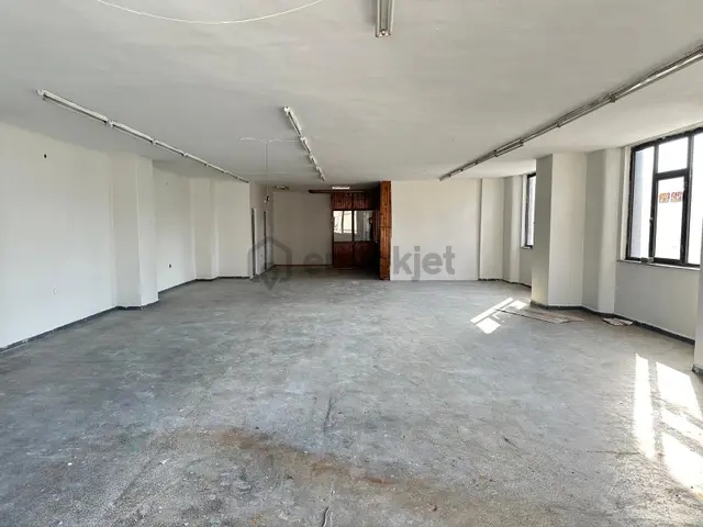 Safir Bakırköy'den Merter Tramvay Durağında Arakat 200 M2 İşyeri 4