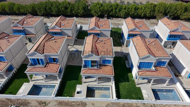 Kuşadası Awm Ve Denize Yakın Konumda Müstakil Bahçeli 5+2 Villa 4