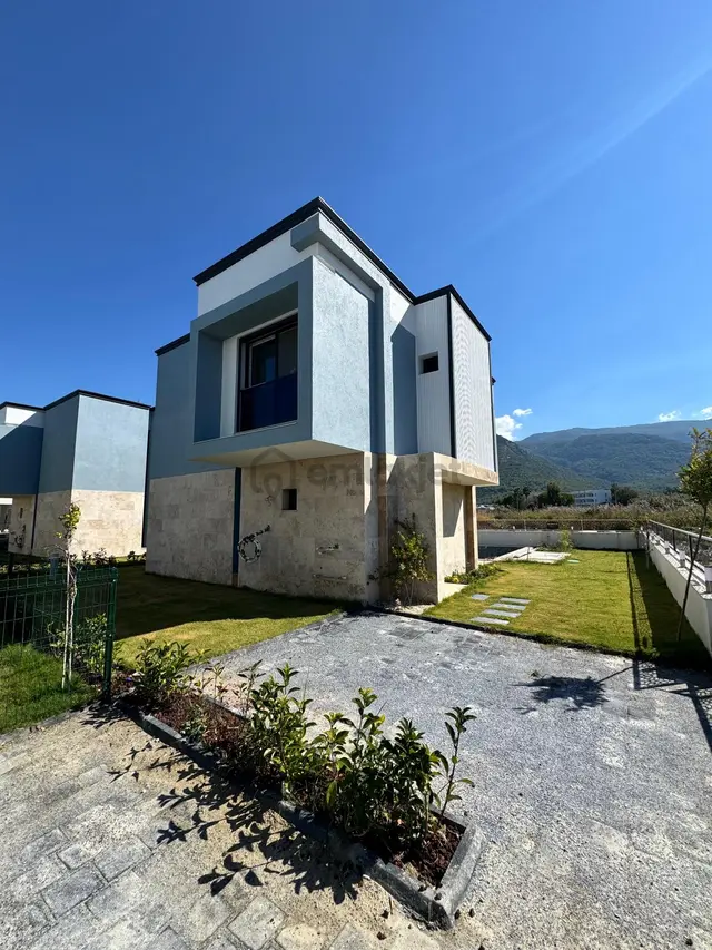 Kuşadası Güzelçamlı'da Denize 300 Mt Yakın Özel Havuzlu Villamız 3