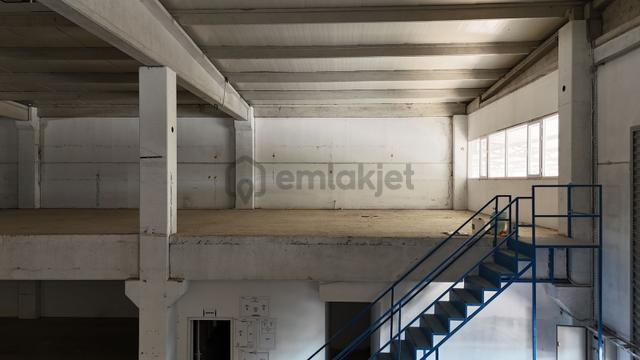 Bergama 3'üncü Sanayi Bölgesinde 1000 M2 Depo Kiralıktır 3