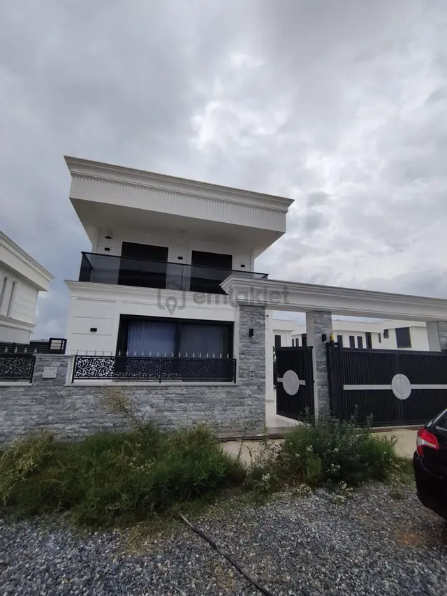 Didimde Eşyalı Sahunalı Ve Hamamlı Ultra Lüks Villa 1