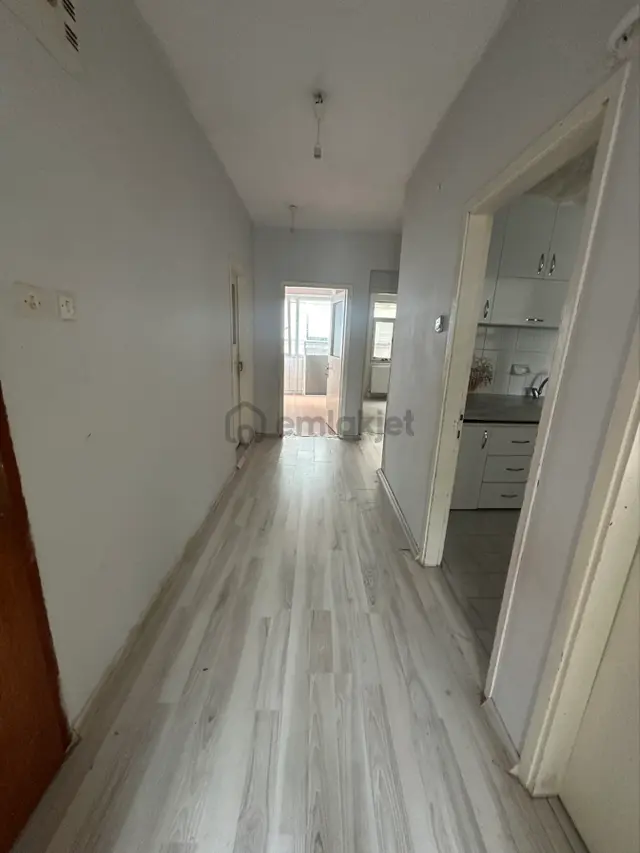Küçük Emlaktan Gemlik Çarşı Merkezde Satılık Arakat 3