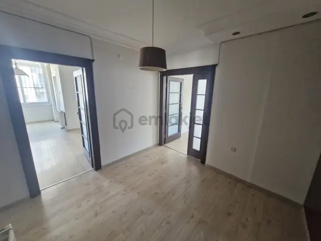 İz'den Kenen Evren'de Geniş Oturumlu Teras Balkonlu Daire 3