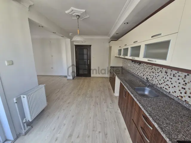 İz'den Kenen Evren'de Geniş Oturumlu Teras Balkonlu Daire 4
