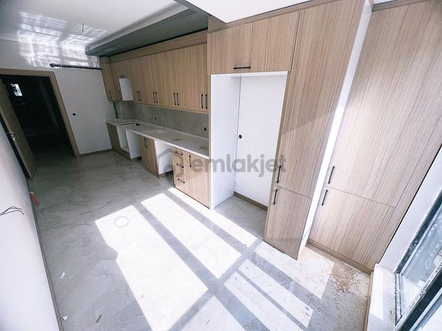 Cihandan Yenimahalle Kalaballı Ve Demirdağ Cadde Yakını Sıfır Satlık 3+1 4
