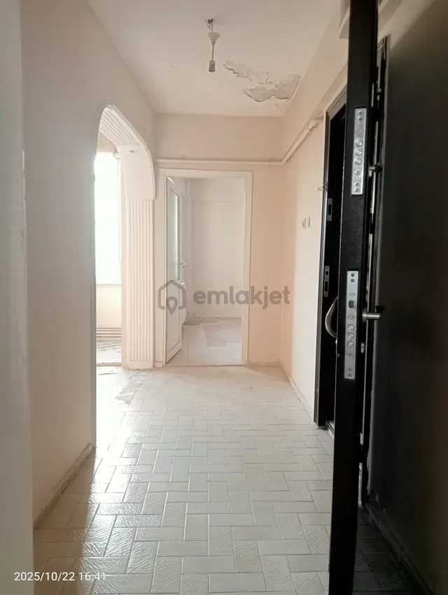 Demirsubaşı Mahallesinde 2+1 Satılık Daire 5