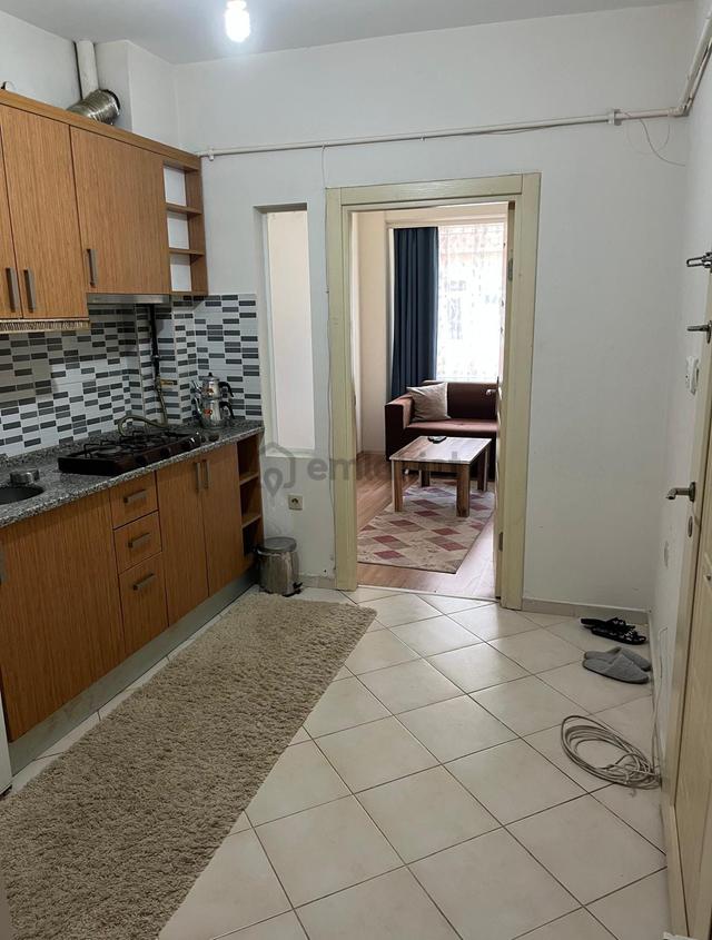 Akademi'den Yenibağlar'da Ara Kat Eşyalı Kiracılı Satılık 1+1 4