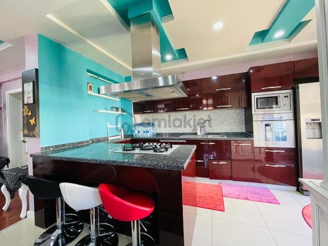 Yeşilbahçe 'de Mükemmel Lokasyonlu Asansörlü 350 M² 4+2 5