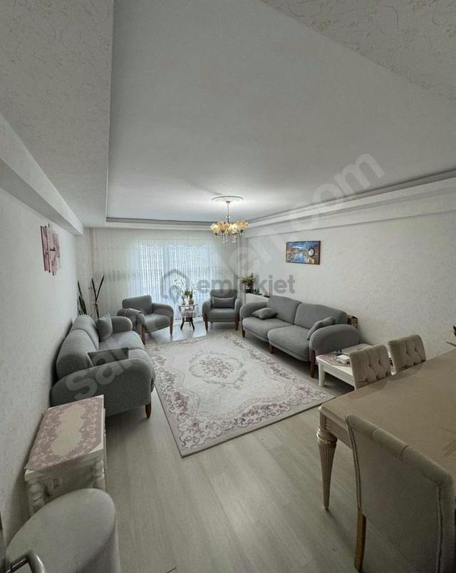 Karapürçek'te Külliye Yakınında 3+1 Ara Katta Full Yapılı Satılık Daire !! 3