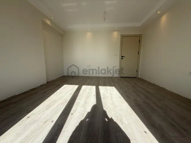 İstanbul House'dan Bahçelievler'de Sıfır Binada 2+1 Güney Cephe 3