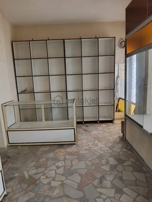 Kırklareli Merkezin Kalbinde Esen Pasajında Satılık 30 M2 Dükkan 3