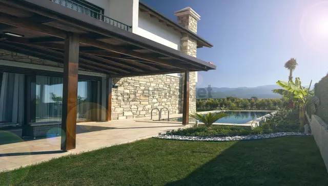 Kuşadası Davutlarda Özel Havuzlu Geniş Bahçeli Satılık Sıfır Villa Kuşadası Davutlarda Özel Havuzlu Geniş Bahçeli Satılık Sıfır Villa