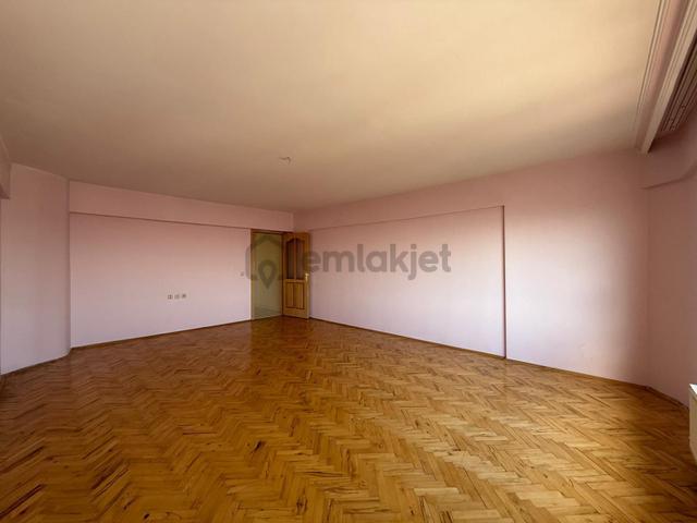 Osmangazi Mahallesi'nde Cadde Üzerinde 4+2 Dubleks Daire! 3