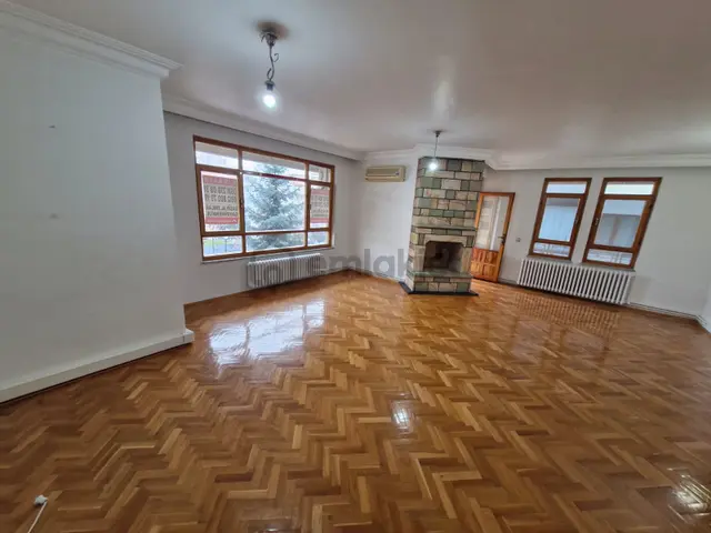 Birlik Mahallesi 435. Cadde Üzerinde Full Mobilyalı 3+1 Kiralık Daire ........ 4