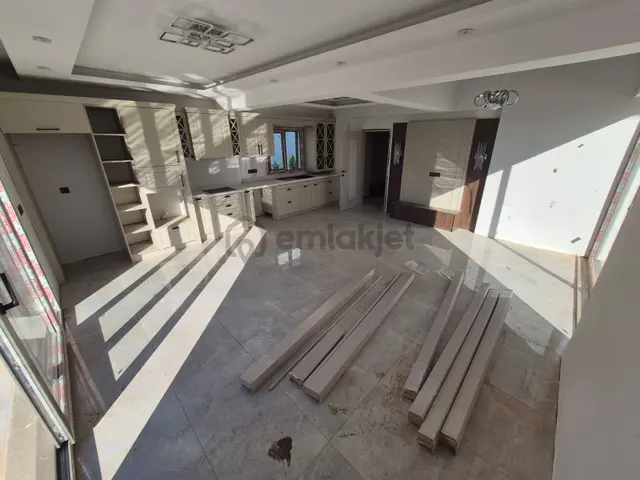 Sabri Pınarbaşı Gayrimenkul'den Akçay'da Satılık Sıfır Tek Müstakil Havuzlu Villa 3