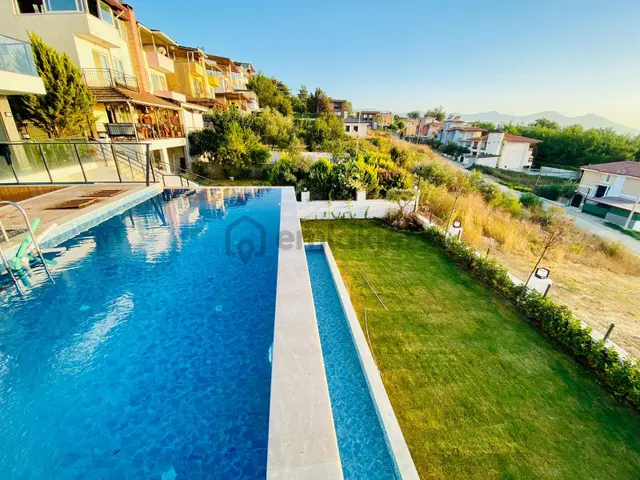 Kuşadası Soğucakta Tam Müstakil 4+2 Lüks Villa 3