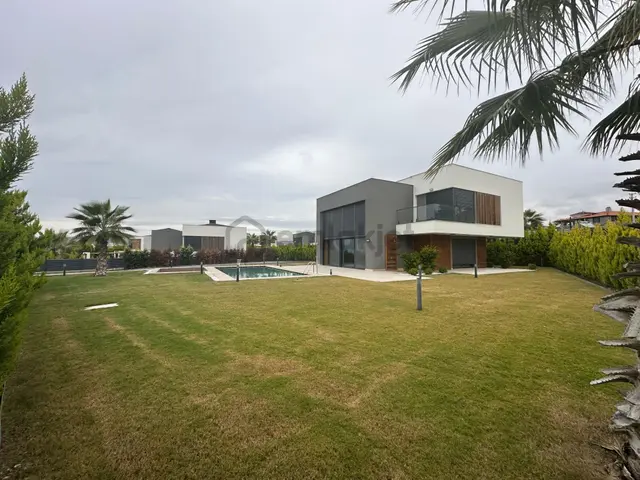 Kuşadası Karaova 1000 M2 Arsa Müstakil Parsel 4