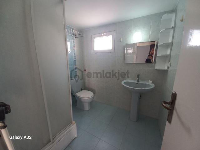 Bostanli Sahile 5 Dakika Yürüme Mesafede 300m2 Satilik 5+1 Dubleks 5
