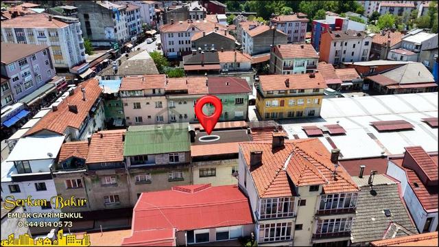 Merkez Çarşı İçinde Kiracılı Satılık Bina 2 Dükkan 2 Daire 4