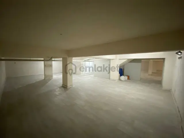 21-yeni Mah. İlçe Merkezinde Güvenli 300m2 Kiralık Depo 2