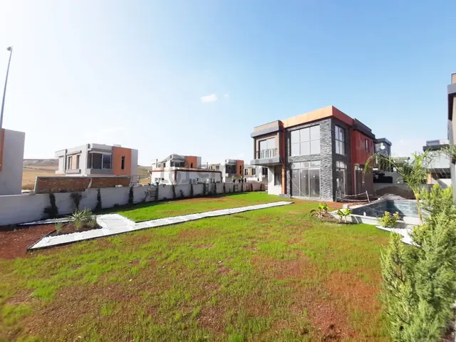 Kabasakal'da 422 M2 Arsalı Site İçi Bağımsız Bireysel Yüzme Havuzlu K. Mutfaklı Akıllı Ev Sistemli Kabasakal'da 422 M2 Arsalı Site İçi Bağımsız Bireysel Yüzme Havuzlu K. Mutfaklı Akıllı Ev Sistemli