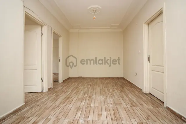 Bahçelievler'de Kat Eksiği Olan Kentsel Dönüşüme Hazır 2+1 Daire 3