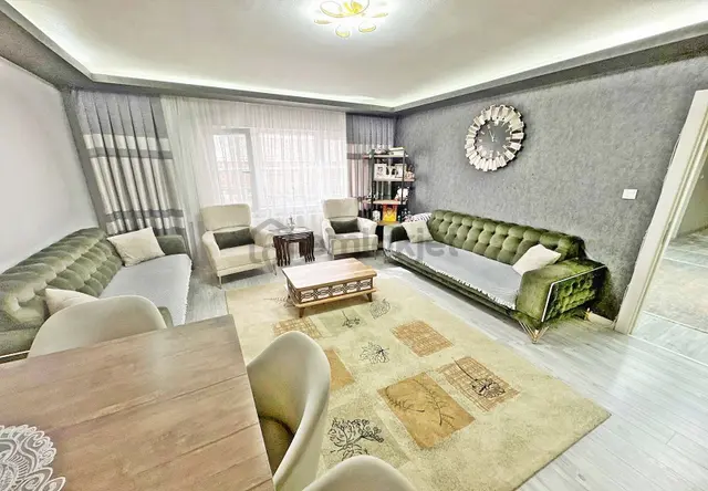Atapark Mahallesi'nde Cadde Üzerinde 3+1 Daire! 3