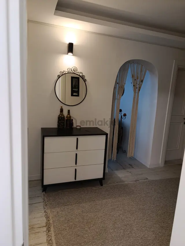 Ayvalık Aliçetinkaya'da Bahçeli Giriş Kat.2+1 Bakımlı Daire 3