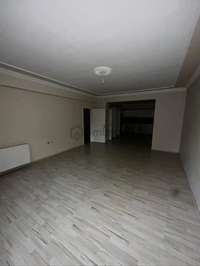 Atatürk Mahallesi Merkezi Konumda 3+1 Satılık Daire 3