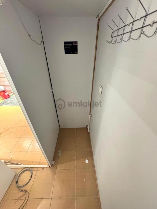 Emre Emlak'tan Alsancak'ta Depolu Kiralık Dükkan 5