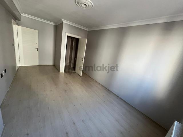 Atapark Mahallesi'nde 4+1 Yapılı Ferah Daire! 4