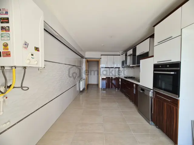 Seval Cd. Üzeri Manzaralı Sitede Teras Balkonlu Fırsat 3+1 Daire 1