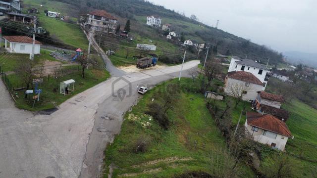 Düzce Merkez'de Satılık Ticarı + Konut İmarlı Arsa 1