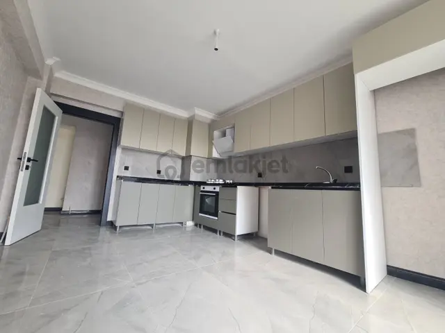 Park Manzaralı 9. Katta Teras Balkon /2 Banyo /sıfır 3+1 1