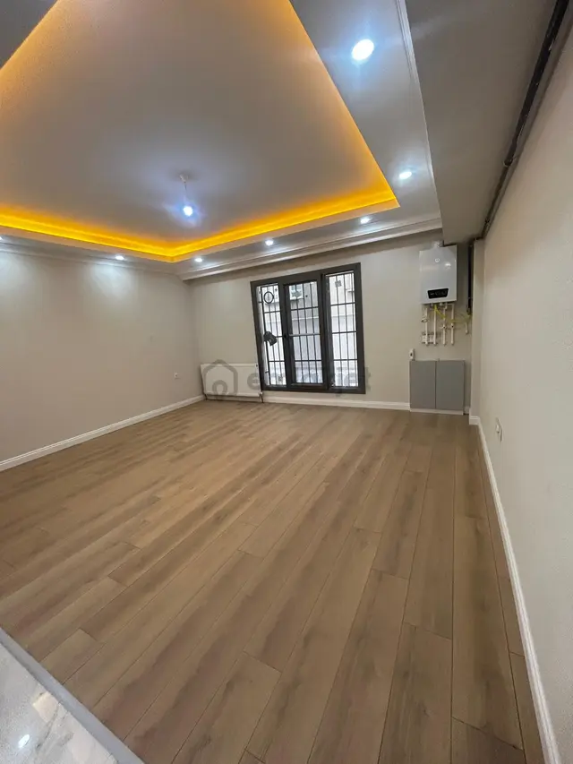 Şahin Gayrimenkulden Satılık Ferah 4+1 — Bodrumlu Ve Geniş Balkonlu Daire! 4