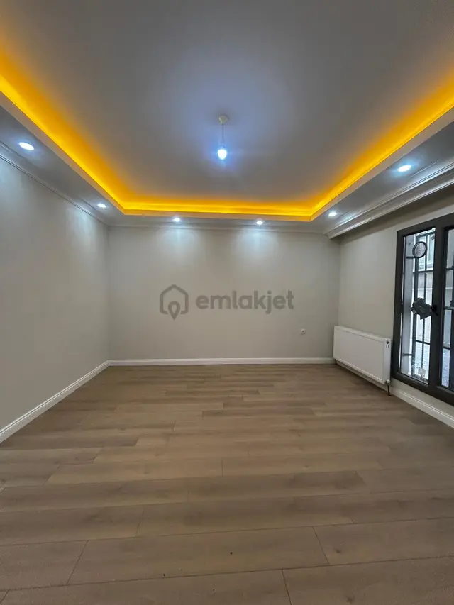 Şahin Gayrimenkulden Satılık Ferah 4+1 — Bodrumlu Ve Geniş Balkonlu Daire! 3