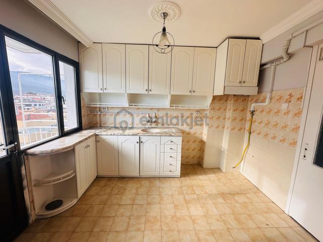 A Plus Gayrimenkulden Cadde Üzerinde Bakımlı 3+1 Satılık Daire 3