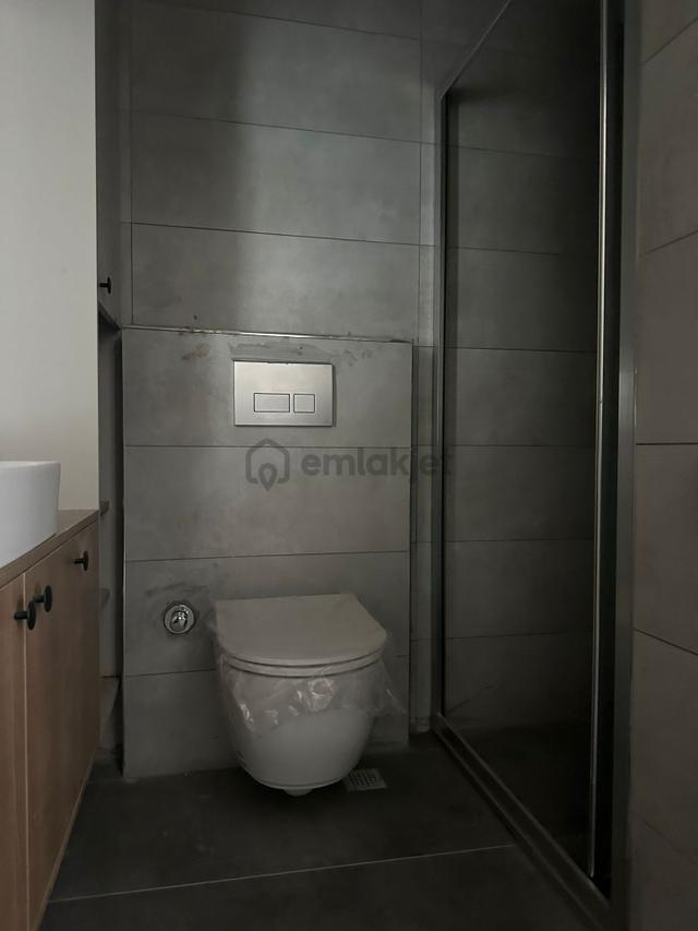 Acil Satılık 1+1 Bahçe Çıkışlı İskanlı Asansörlü Yeni Bina 3