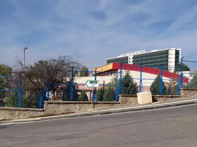 Gata, Sağlık Bil.ünv. Yıldırım Beyazıt Ünv.ve Etlik Şehir Hastanesi Yakını Satılık 3+1 Daire 1
