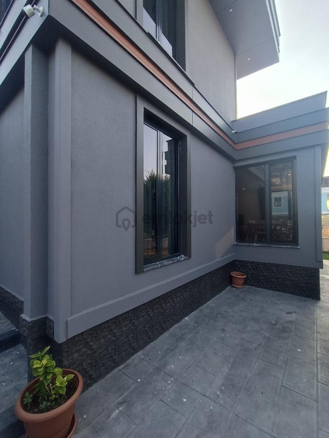 Hobi Bahçeli, Şömineli, Arsa Takasına Uygun Lüks Sıfır Villa! 4