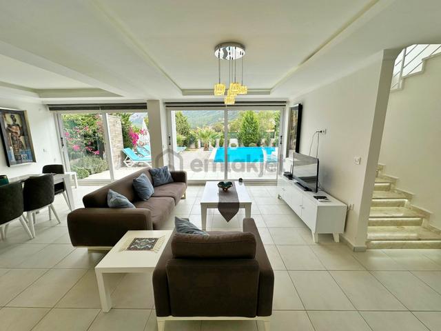 Ovacık'ta Satılık 4 Odalı Modern Villa 4