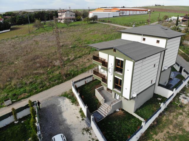 Yeniçiftlik'de Deniz Manzaralı Merkezi Konum 4+1 Lüx Villa 3