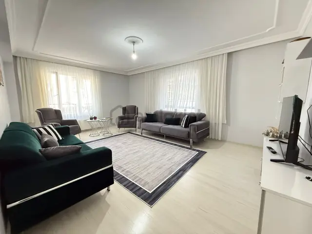 Karapürçek'te 135 M2 Ön Cephe Asansörlü Ebeveyn Banyolu 3+1 Satılık Daire !! 2