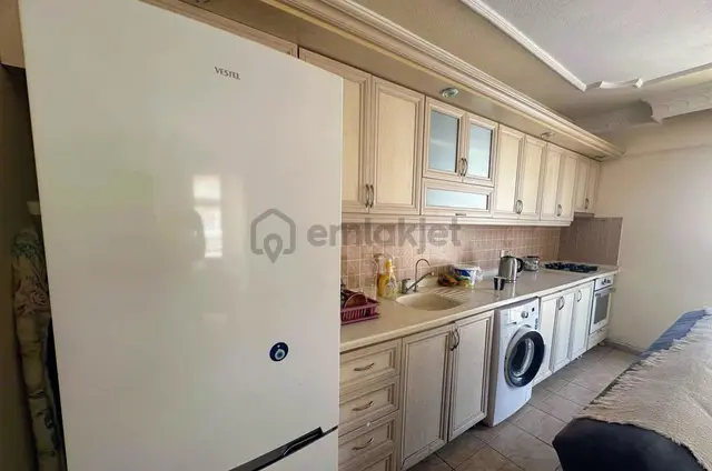 Didim Efeler Mahallesinde Merkezi Konumda Ful Eşyalı 2+1 Satılık Ara Kat Daire 2